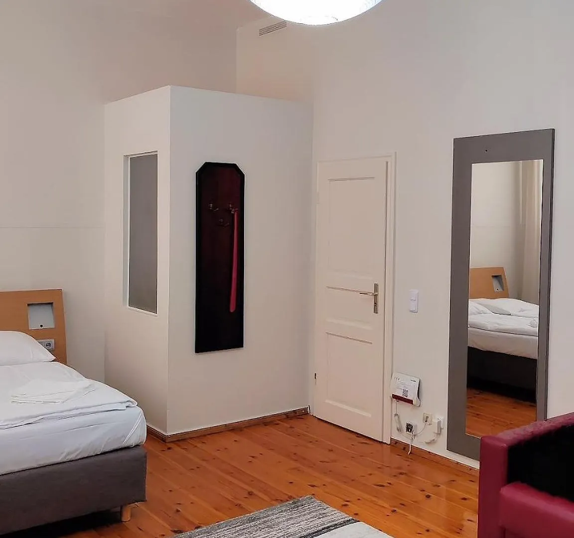 M101 Rooms 0*, Berlin