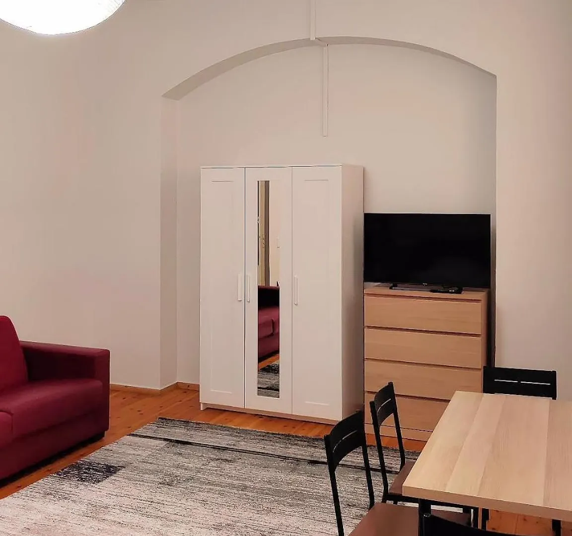 M101 Rooms Apartment